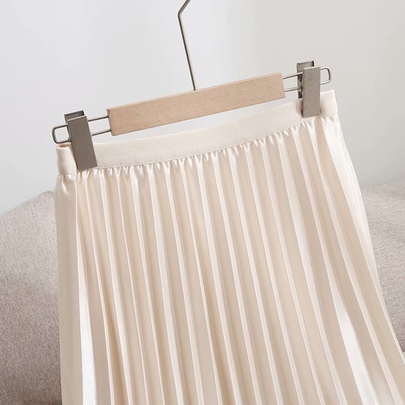 Lace Stitching Hight Waist Pleated Skirt - Picture 4 of 9